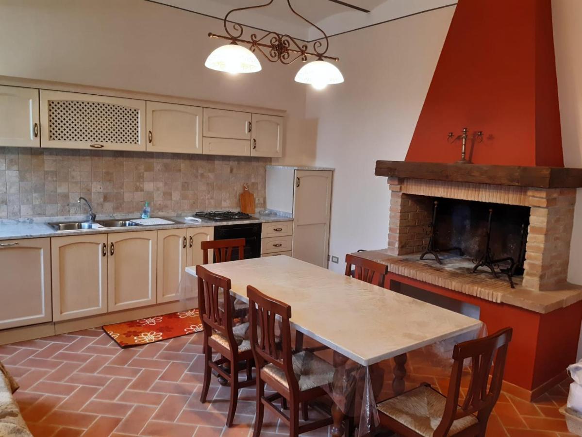 Agriturismo La Valle Della Lavanda - Podere Mezzastrada Fauglia Værelse billede