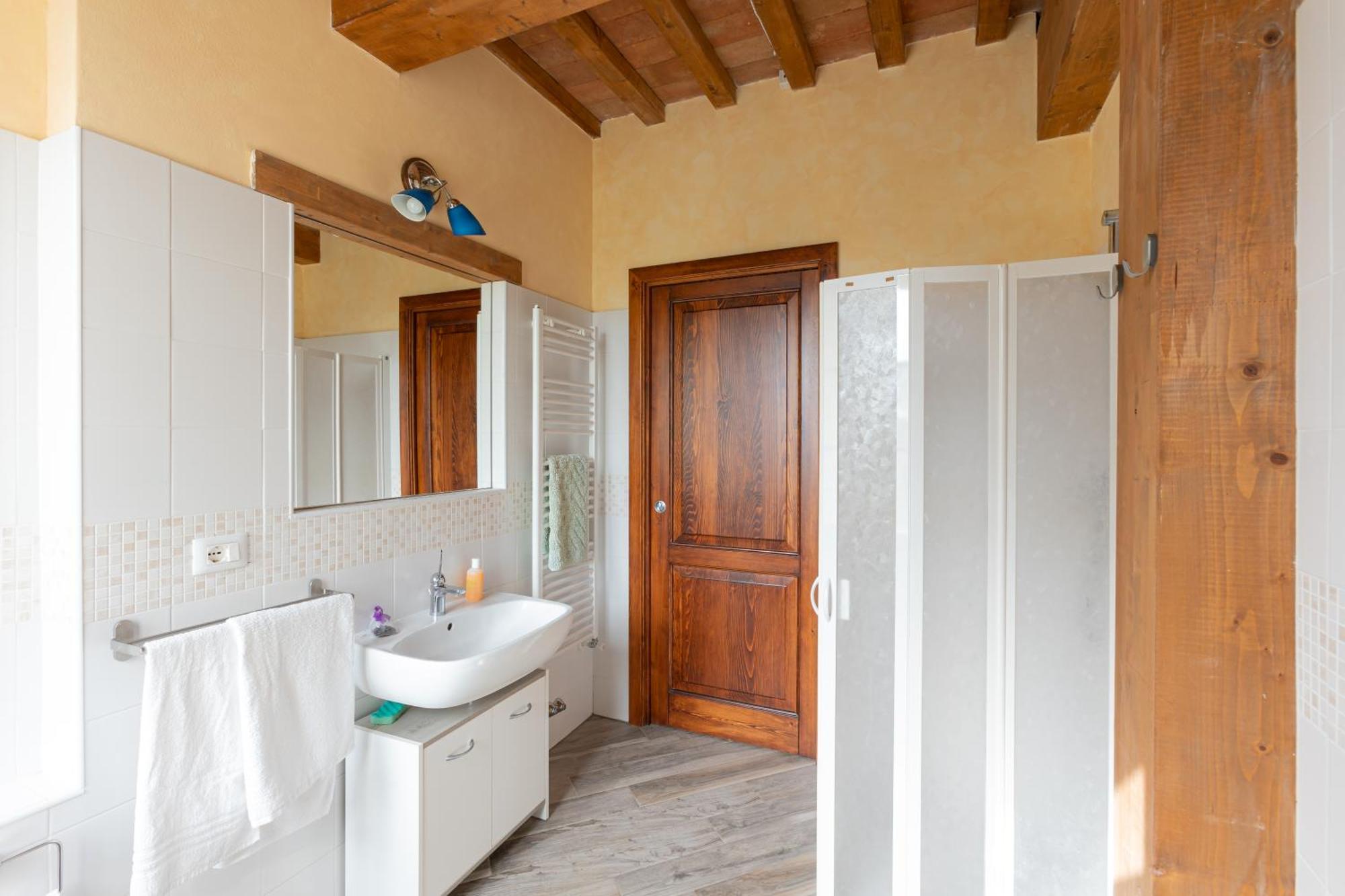 Agriturismo La Valle Della Lavanda - Podere Mezzastrada Fauglia Værelse billede